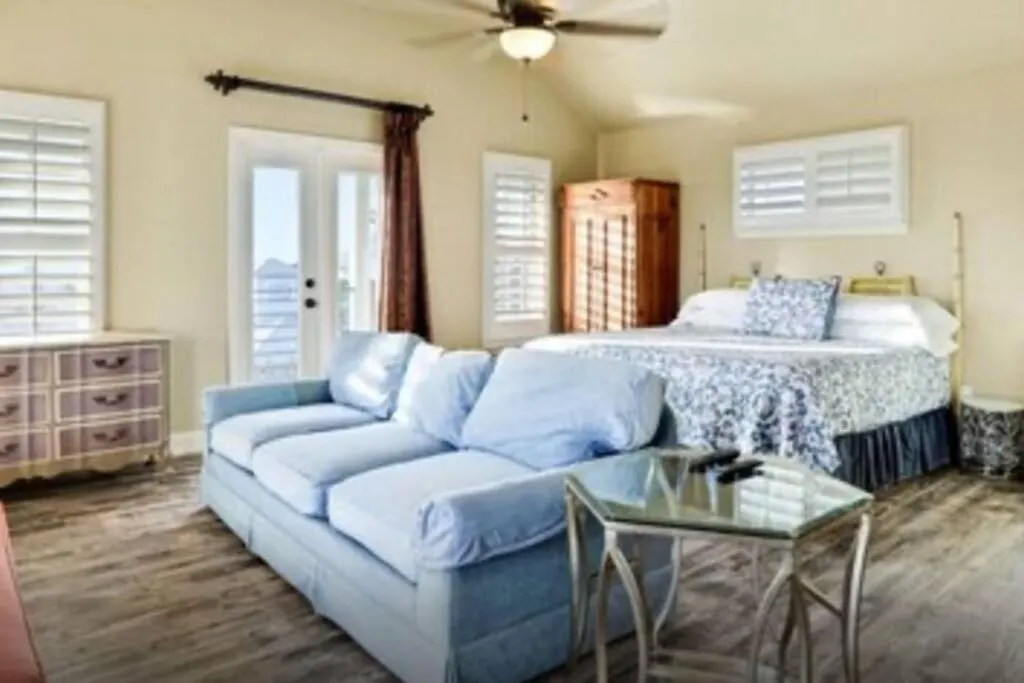 Summerwind Cuda Destin 0*,  United States